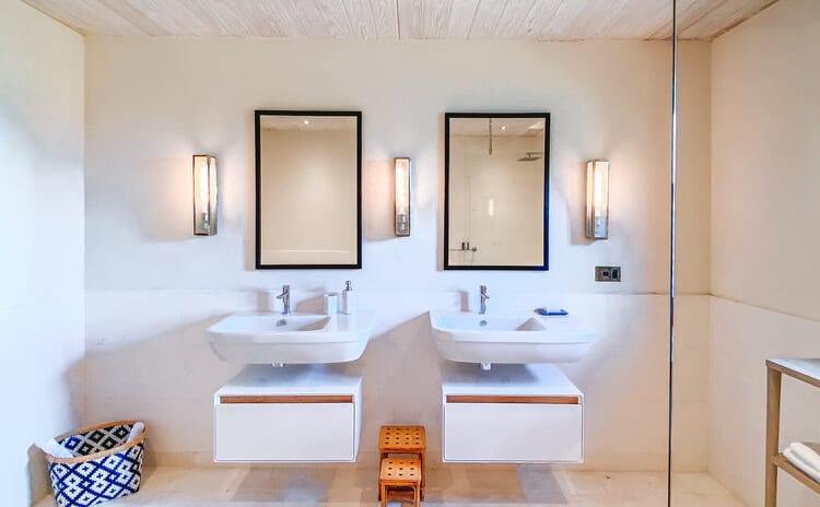 Villa One - Bathroom